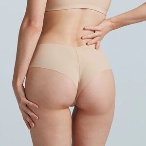 Commando seamless girl short. NEW. Size L/XL